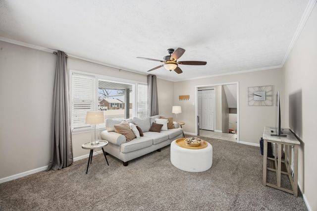 216 Paddock Drive, Versailles, KY 40383