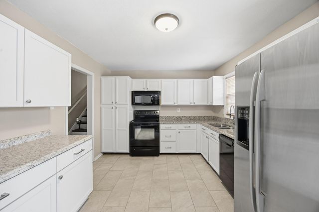 216 Paddock Drive, Versailles, KY 40383