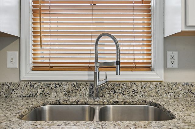 216 Paddock Drive, Versailles, KY 40383