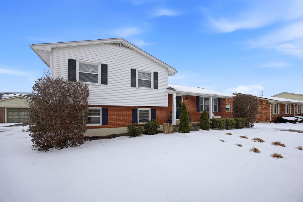 216 Paddock Drive, Versailles, KY 40383