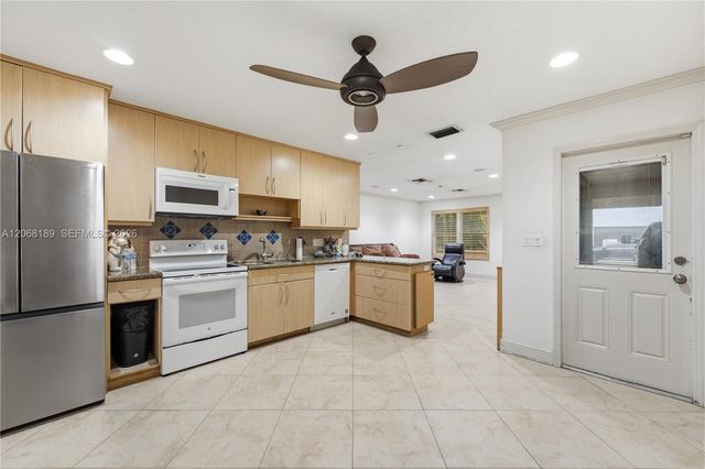 5190 SW 28th Terrace, Dania Beach, FL 33312