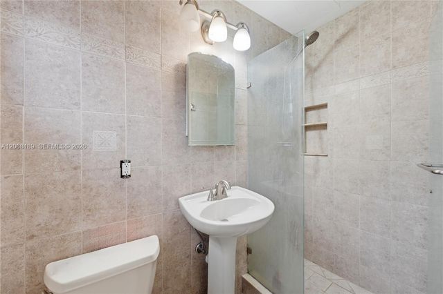 5190 SW 28th Terrace, Dania Beach, FL 33312