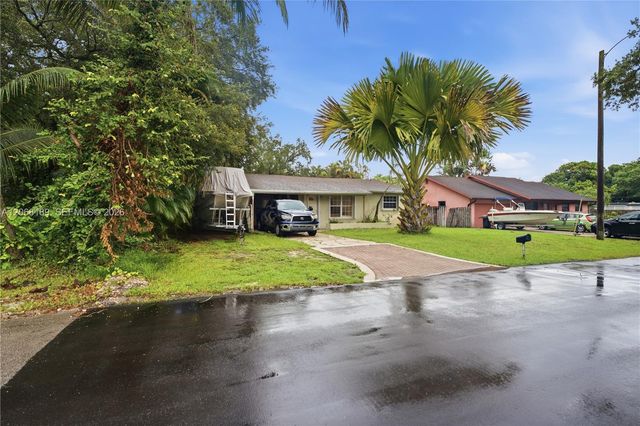 5190 SW 28th Terrace, Dania Beach, FL 33312