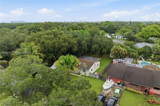 5190 SW 28th Terrace, Dania Beach, FL 33312