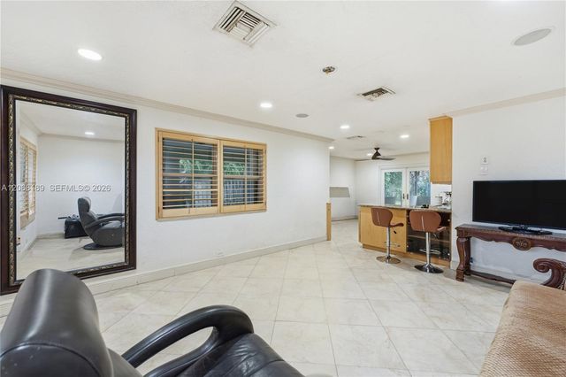 5190 SW 28th Terrace, Dania Beach, FL 33312