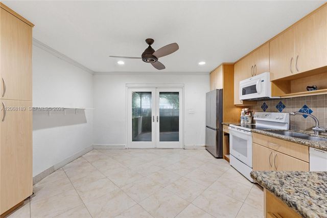 5190 SW 28th Terrace, Dania Beach, FL 33312