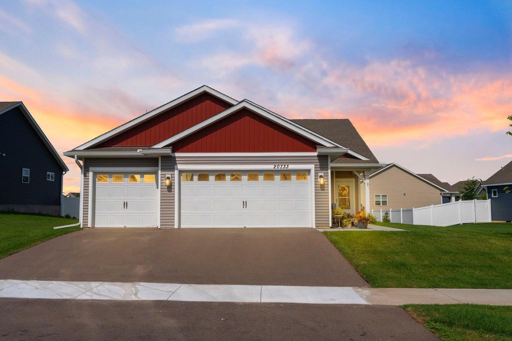 20733 Glade Avenue, Lakeville, MN 55044