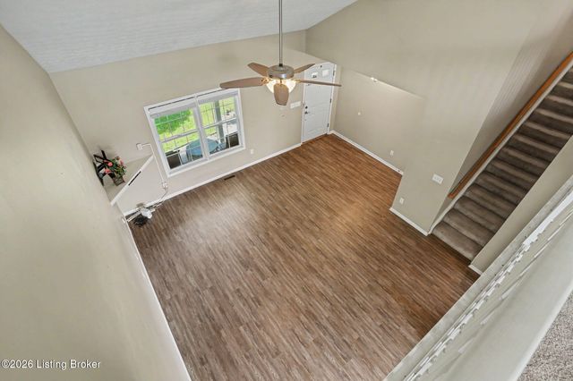 10202 Mountain Laurel Ln, Louisville, KY 40228