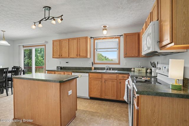 10202 Mountain Laurel Ln, Louisville, KY 40228