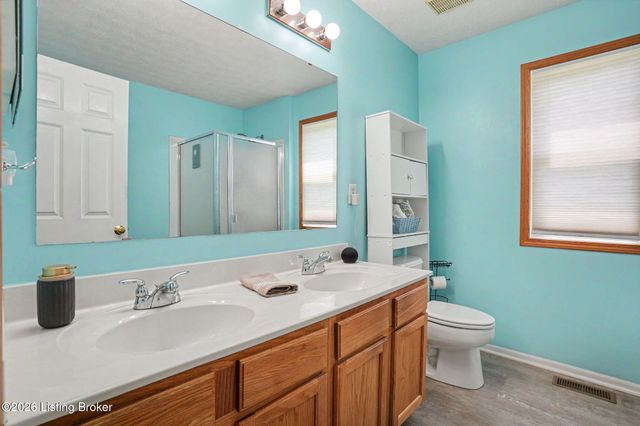 10202 Mountain Laurel Ln, Louisville, KY 40228