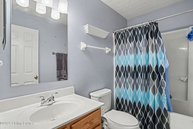 10202 Mountain Laurel Ln, Louisville, KY 40228