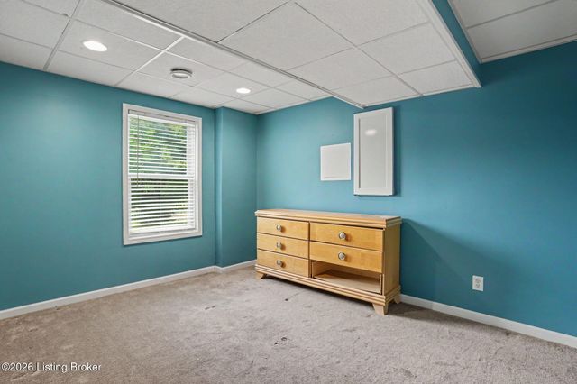 10202 Mountain Laurel Ln, Louisville, KY 40228