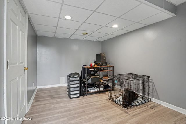 10202 Mountain Laurel Ln, Louisville, KY 40228