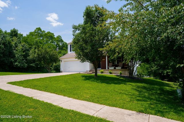 10202 Mountain Laurel Ln, Louisville, KY 40228