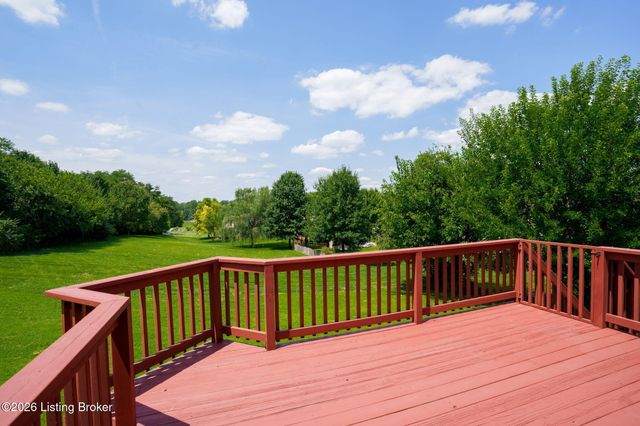 10202 Mountain Laurel Ln, Louisville, KY 40228