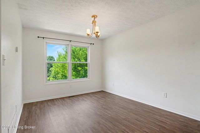 10202 Mountain Laurel Ln, Louisville, KY 40228
