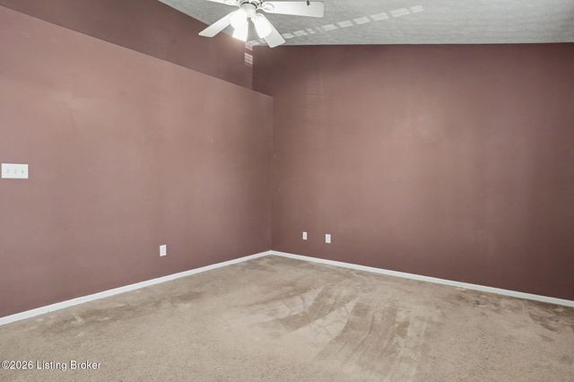 10202 Mountain Laurel Ln, Louisville, KY 40228