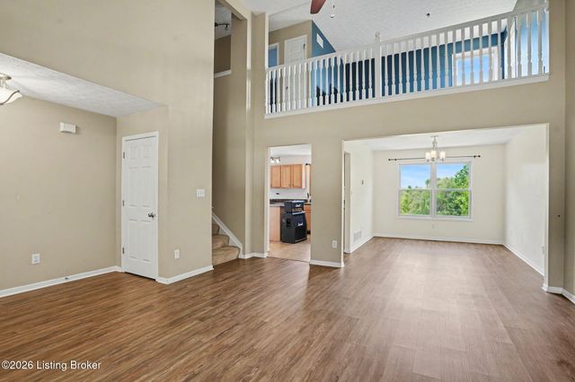 10202 Mountain Laurel Ln, Louisville, KY 40228