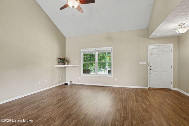 10202 Mountain Laurel Ln, Louisville, KY 40228