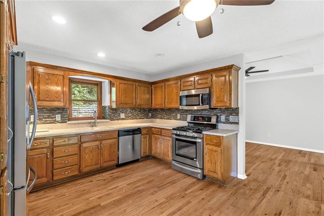 4514 NW Apache Drive, Riverside, MO 64150