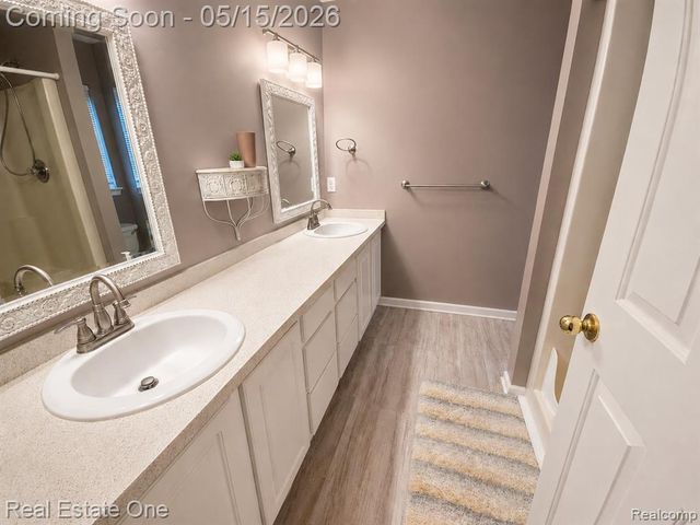 6692 Goldwin Drive, Brighton, MI 48116