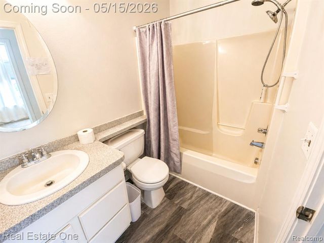 6692 Goldwin Drive, Brighton, MI 48116