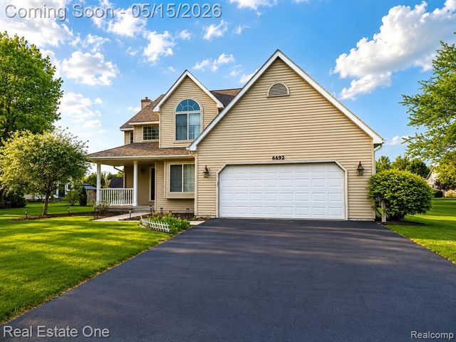6692 Goldwin Drive, Brighton, MI 48116