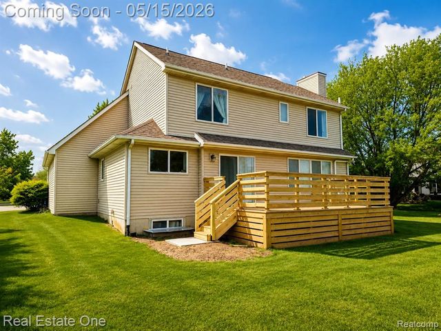 6692 Goldwin Drive, Brighton, MI 48116