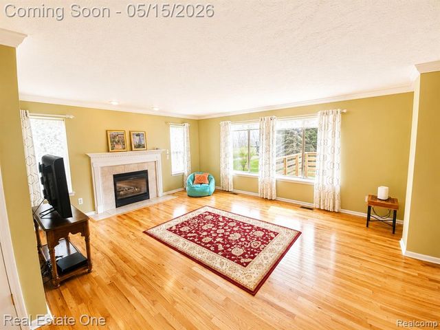 6692 Goldwin Drive, Brighton, MI 48116