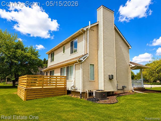 6692 Goldwin Drive, Brighton, MI 48116