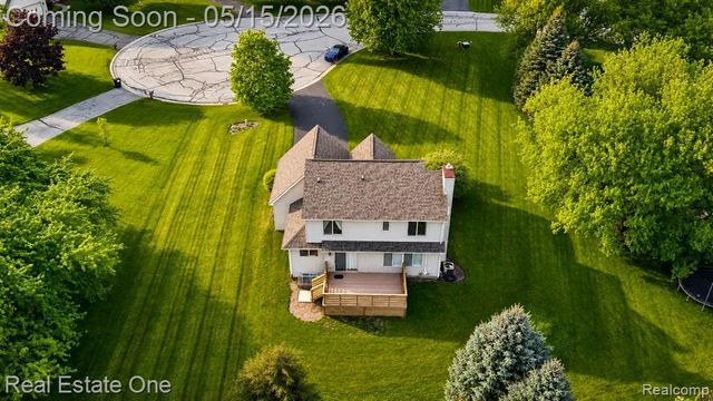 6692 Goldwin Drive, Brighton, MI 48116