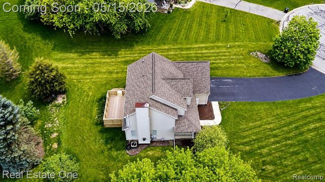 6692 Goldwin Drive, Brighton, MI 48116