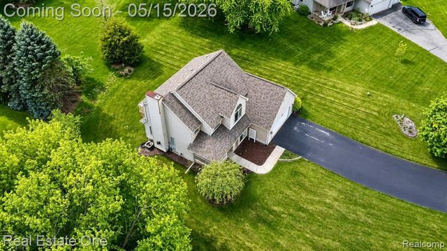 6692 Goldwin Drive, Brighton, MI 48116