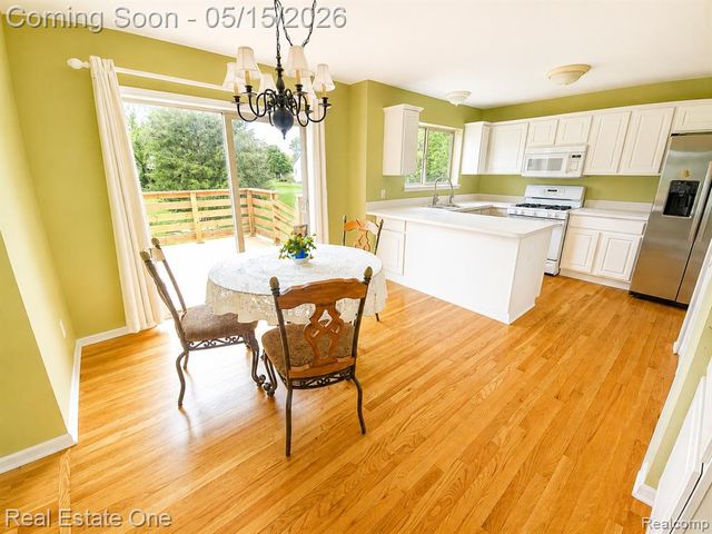 6692 Goldwin Drive, Brighton, MI 48116