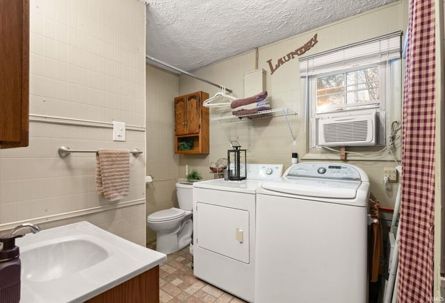 7428 W Co Rd 100 N, West Baden, IN 47469