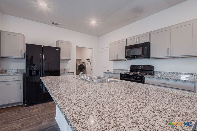 352 Euclid Lane, Uhland, TX 78640