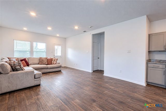 352 Euclid Lane, Uhland, TX 78640