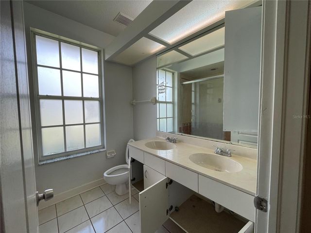 4706 KINROSS COURT, Valrico, FL 33596