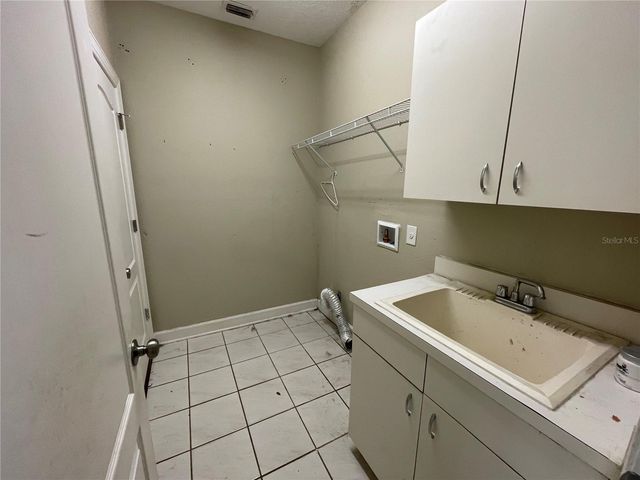 4706 KINROSS COURT, Valrico, FL 33596