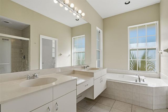 4706 KINROSS COURT, Valrico, FL 33596