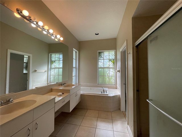 4706 KINROSS COURT, Valrico, FL 33596