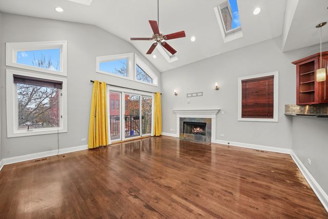 2430 W Iowa Street 3, Chicago, IL 60622