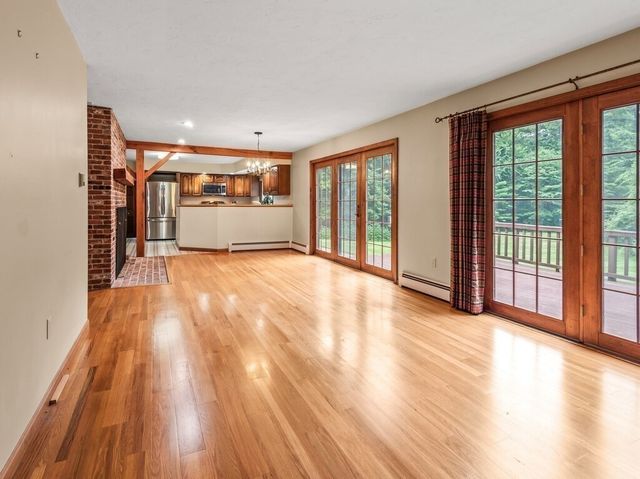 22 Oak Cir, Princeton, MA 01541