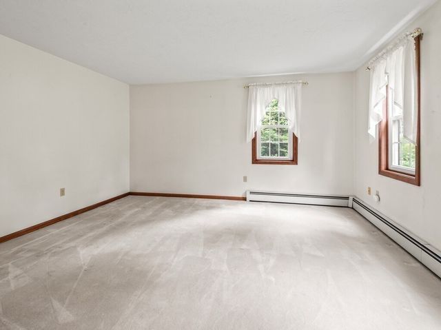 22 Oak Cir, Princeton, MA 01541