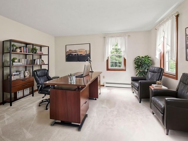 22 Oak Cir, Princeton, MA 01541