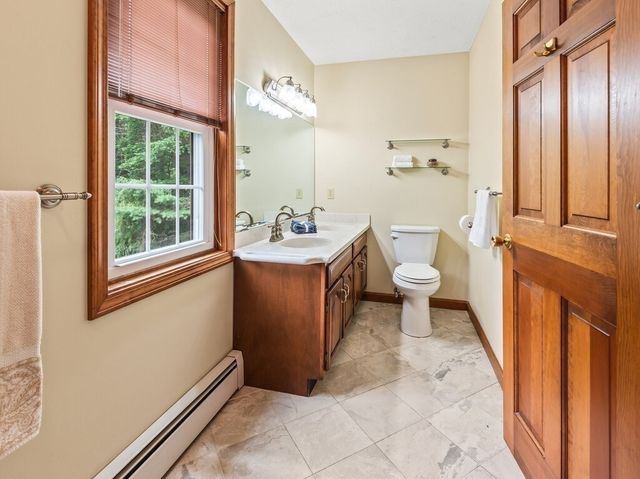 22 Oak Cir, Princeton, MA 01541