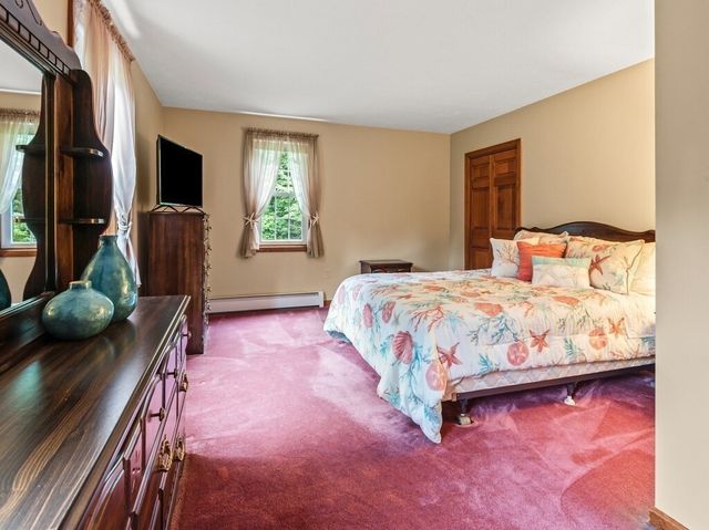 22 Oak Cir, Princeton, MA 01541