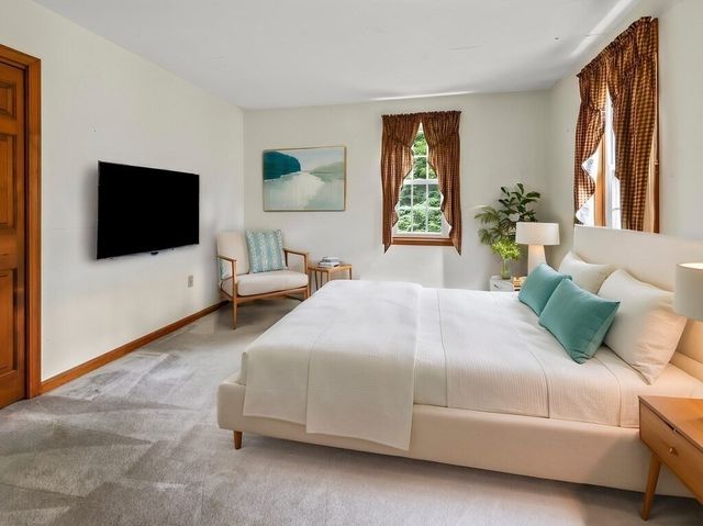 22 Oak Cir, Princeton, MA 01541