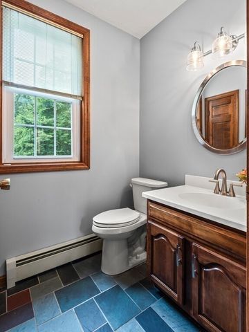 22 Oak Cir, Princeton, MA 01541