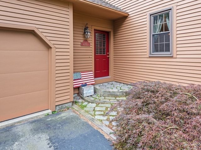 22 Oak Cir, Princeton, MA 01541